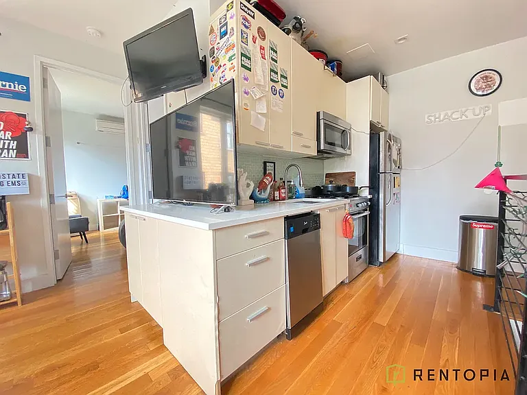 1433 De Kalb Ave #1B — Photo 3