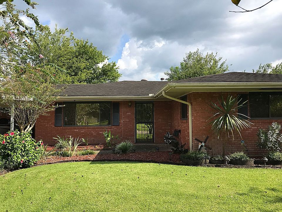 1st image of 810 Poplar St