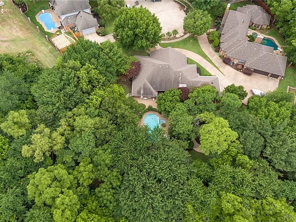 2nd image of 3801 Shady Meadow Dr