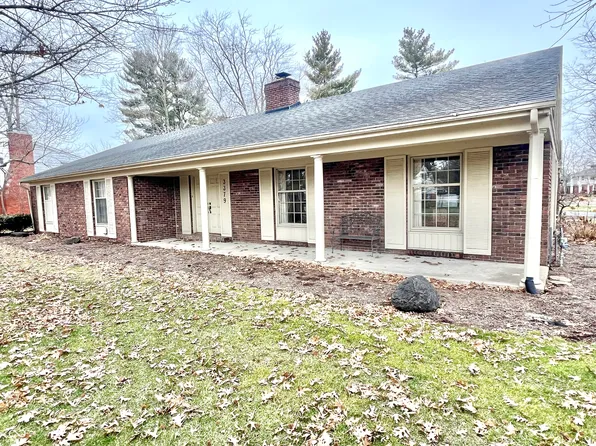 3379 Woodland Pkwy, Columbus, IN 47203