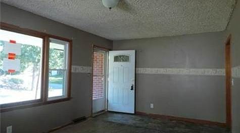 2nd image of 3201 Everett Ave