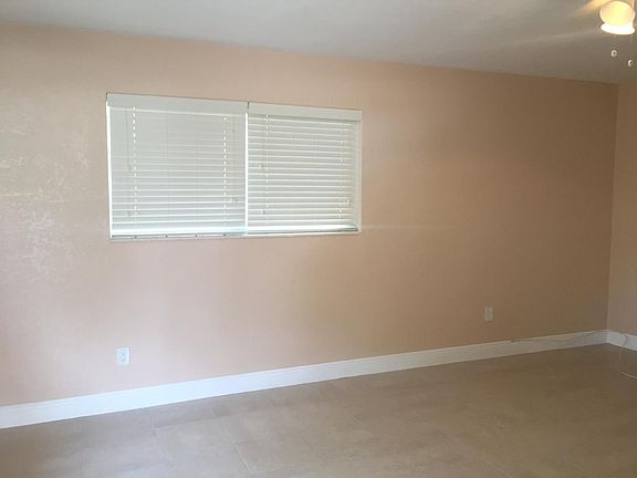 5th image of 3700 SW 14th St Unit 2