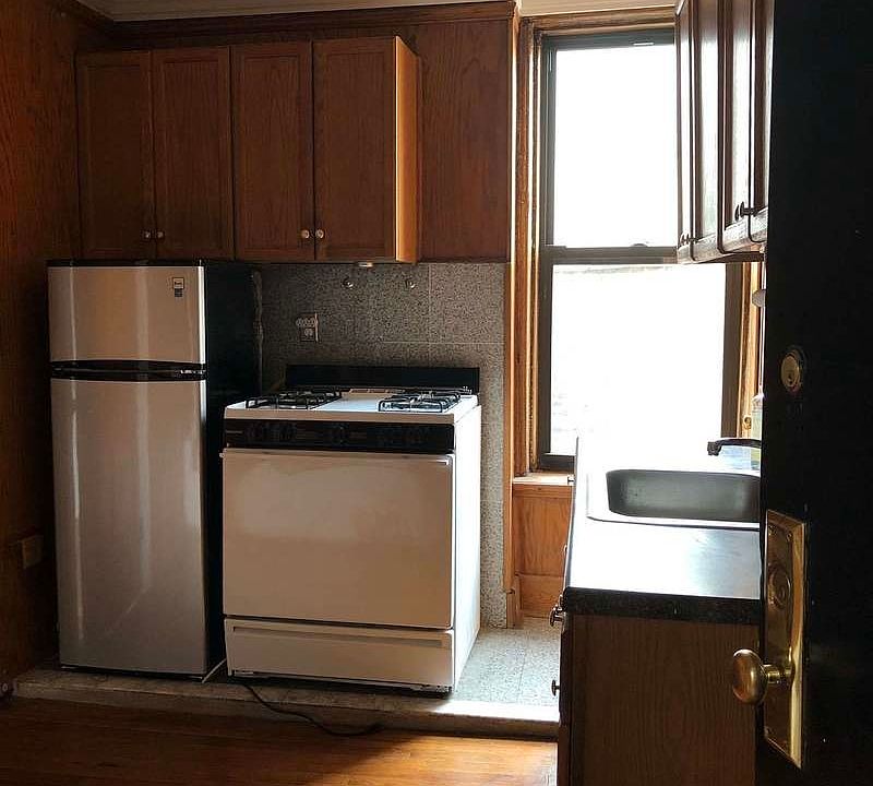 1st image of 14 Bedford St #15C