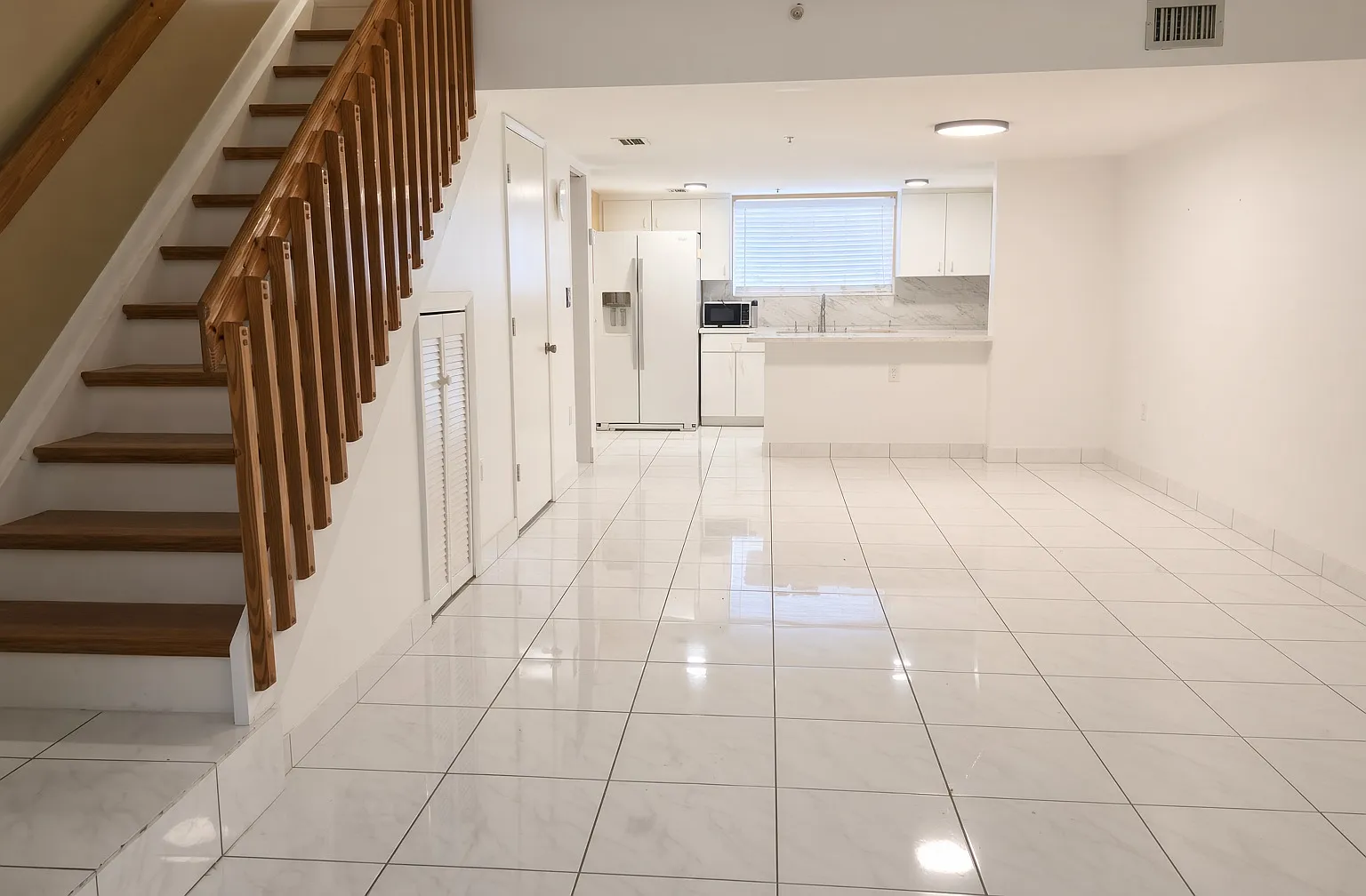 2 bed, 2.5 bath, 1160 sqft, $2,200 — Photo 3