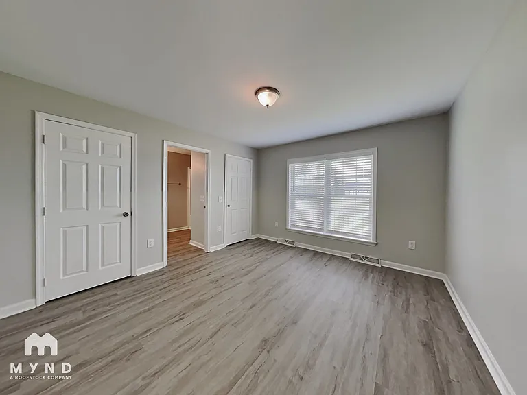 215 Clear Water Dr — Photo 9
