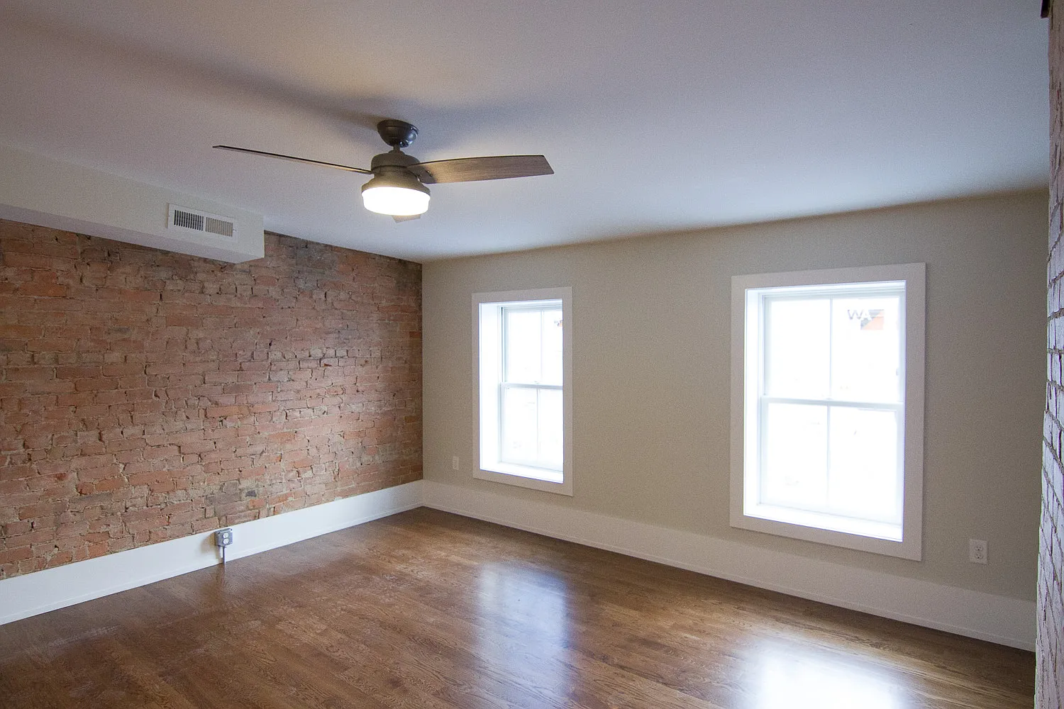1 bed, 1.5 bath, 980 sqft, $1,775 — Photo 3
