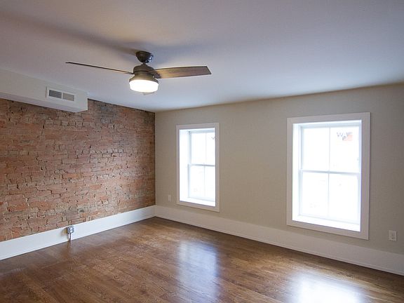 3rd image of 1121 Walnut St APT 3