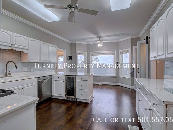 4th image of 4314 Old Oak Dr