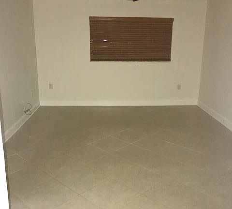 3rd image of 3860 NE 170th St APT 203