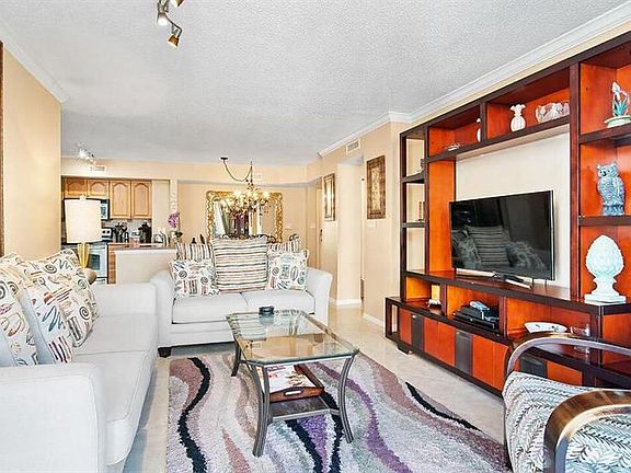 4th image of 1801 N Flagler Dr #507