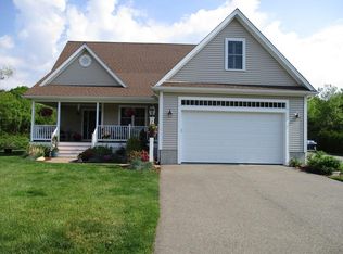 7 Nantucket Dr, Mattapoisett, MA 02739