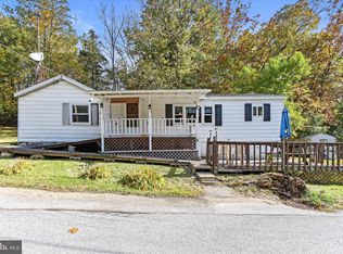 205 Bumble Bee Rd, Wellsville, PA 17365