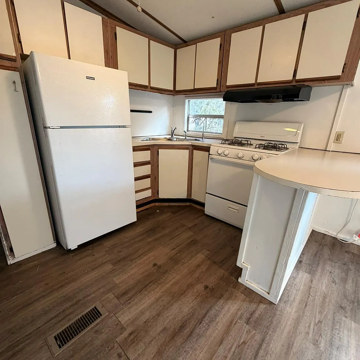 1 bed, 1.0 bath, 400 sqft, $875 — Photo 3