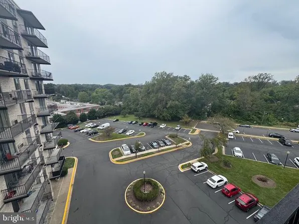 3245 Rio Dr APT 705, Falls Church, VA 22041