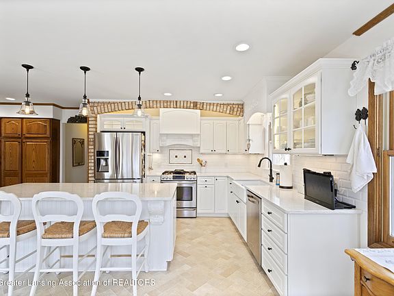 3rd image of 11781 W Herbison Rd