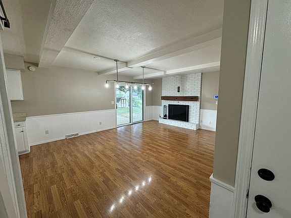 4th image of 52700 Brandel Ave