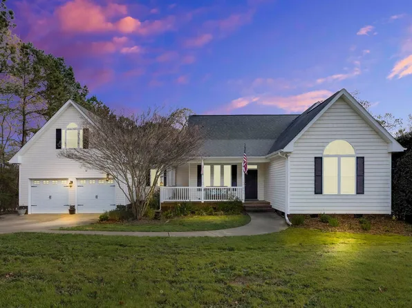 402 Womble Dr, Lillington, NC 27546