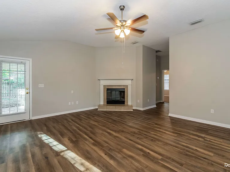 6401 Sarahs View Ct — Photo 5