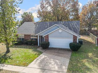 3277 W Barite Dr, Fayetteville, AR 72704