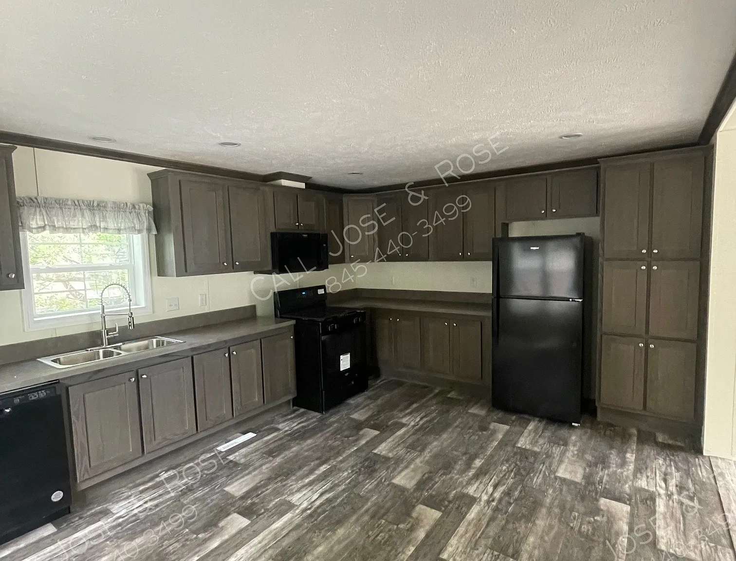 3 bed, 1456 sqft, $3,125 — Photo 2