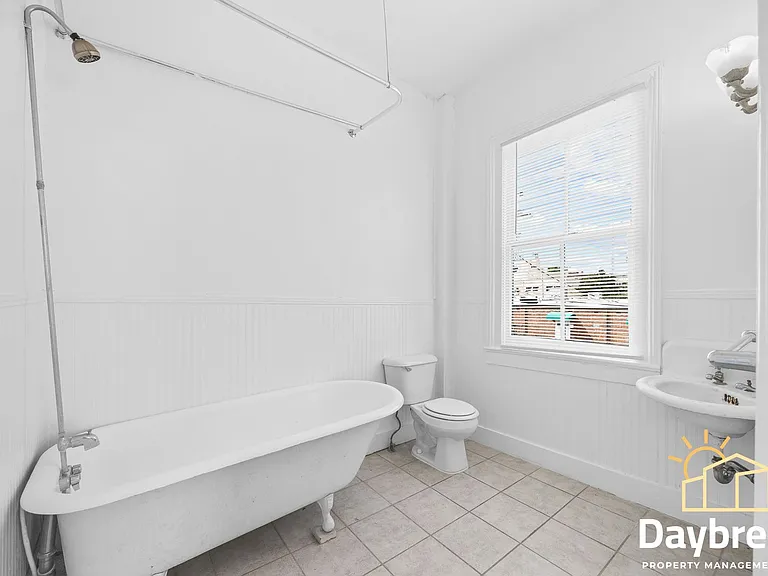 112 E Anderson St — Photo 25