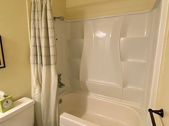 5th image of 901 Hildebrand Ln NE #3621724