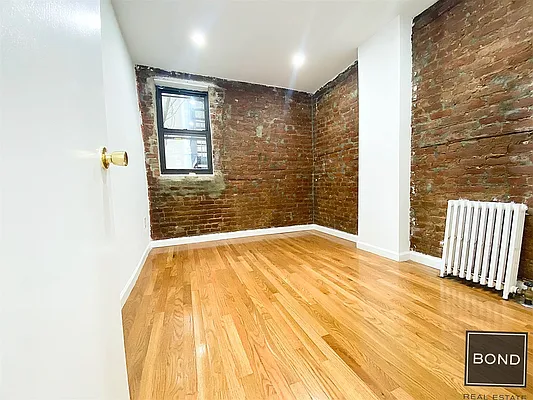 Rented by Bond New York | media 13