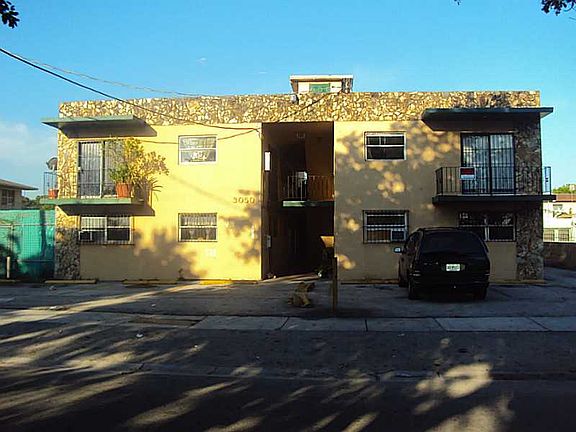 3rd image of 3050 NW 21st Ave APT 6