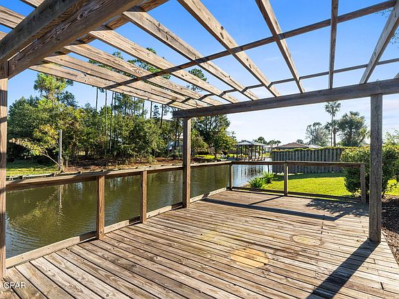 3rd image of 1006 Goose Bayou Rd