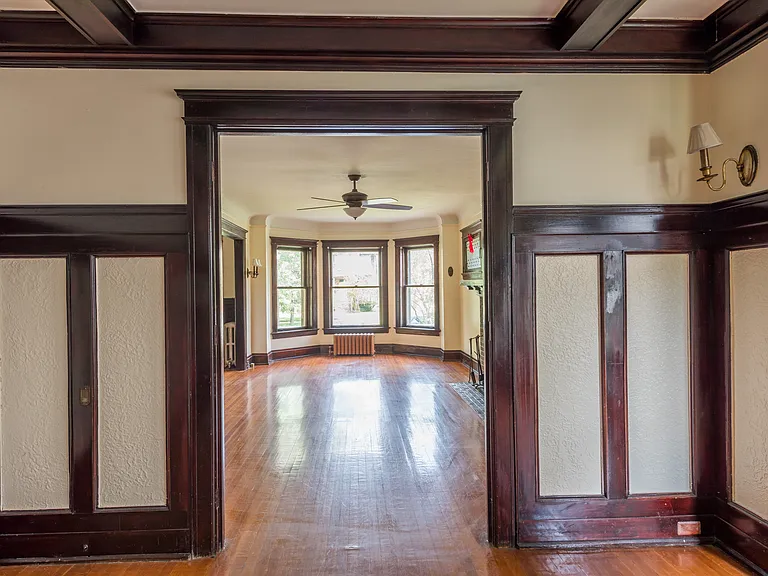 420 E Ferry St #1 — Photo 6