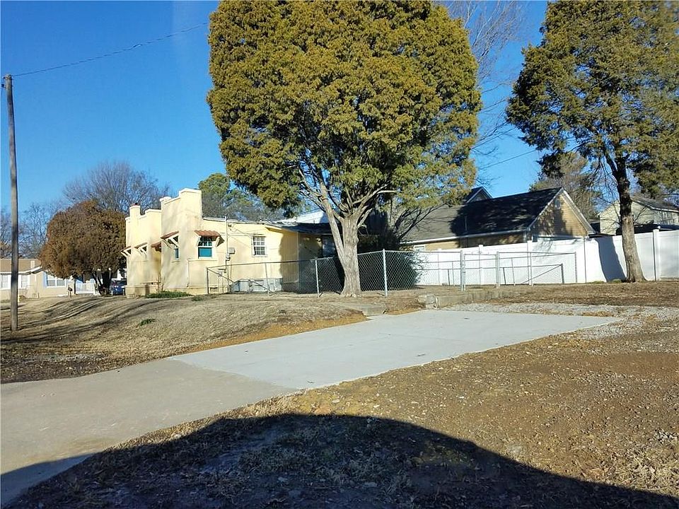 2nd image of 1200 N 40th St