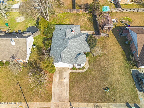 2nd image of 14160 Cypress Ct