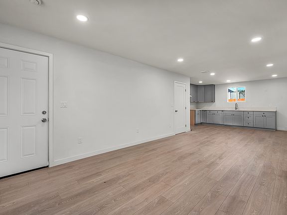 4th image of 239 E 65th St #A