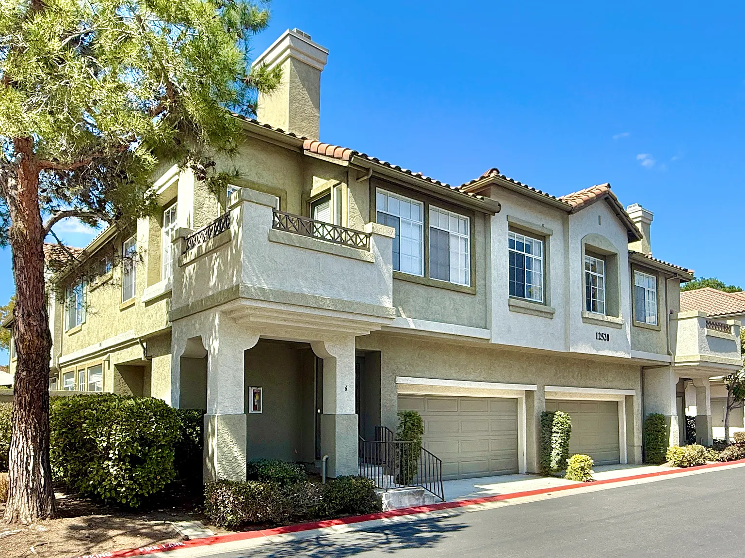 3 bed, 1313 sqft, $3,848 — Photo 1