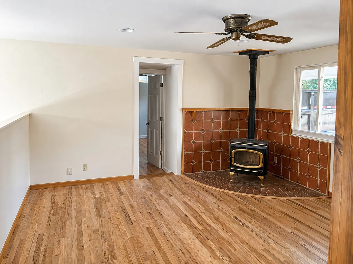 4 bed, 1107 sqft, $2,950 — Photo 4