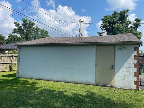 4th image of 4020 Jefferson St