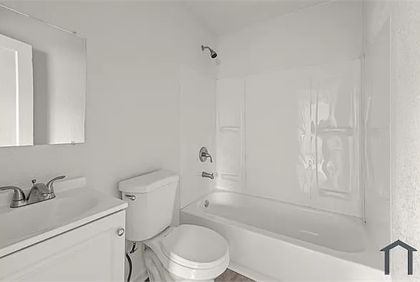 1893 Princeton Ct SW — Photo 3
