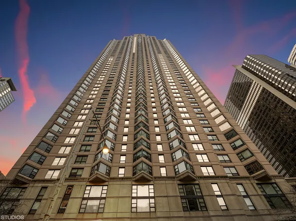 401 E Ontario St APT 510, Chicago, IL 60611