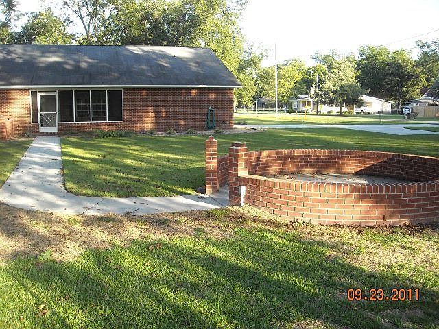 2nd image of 11 Gaskins St