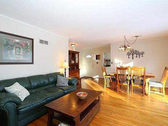 4th image of 7924 Burgundy Ln