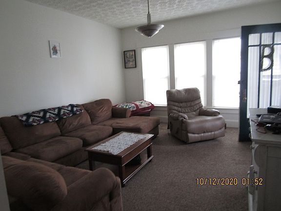 2nd image of 717-719 W 8th St