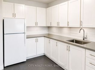 525 Eglinton Ave E #701, Toronto, ON M4P 1N5