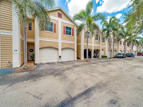 3rd image of 535 SW 18th Ave Unit 28