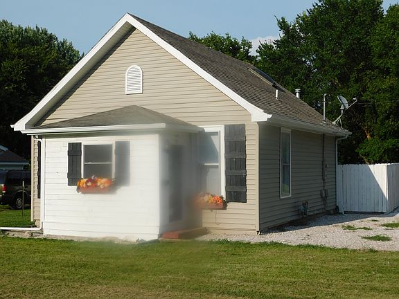 5th image of 1836 N Colgate Ave