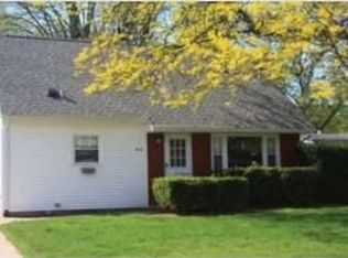 4518 11th St #A, Moline, IL 61265