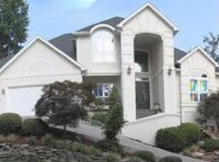 1015 Saint Johns Dr, Maryville, TN 37801