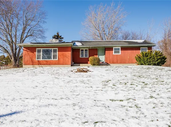 222 Salmon Creek Dr, Hilton, NY 14468