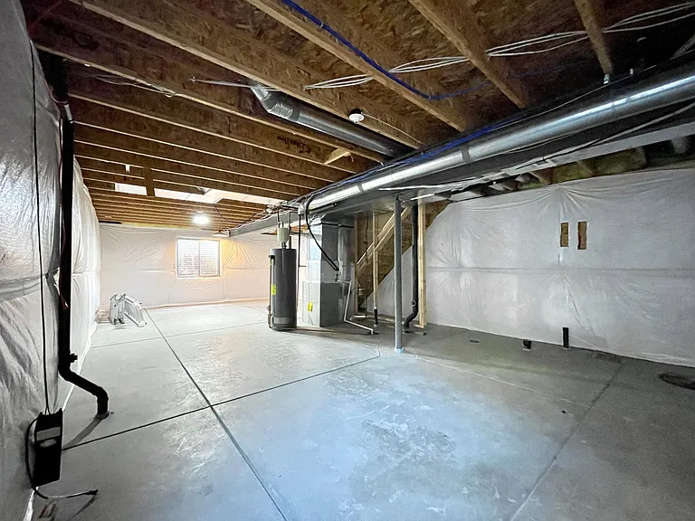 Huge unfinished basement