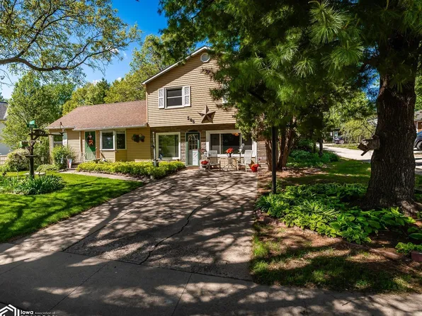 506 E Maple Ave, Conrad, IA 50621