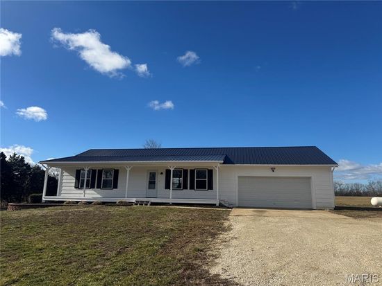 697 Linns Mill Rd, Troy, MO 63379